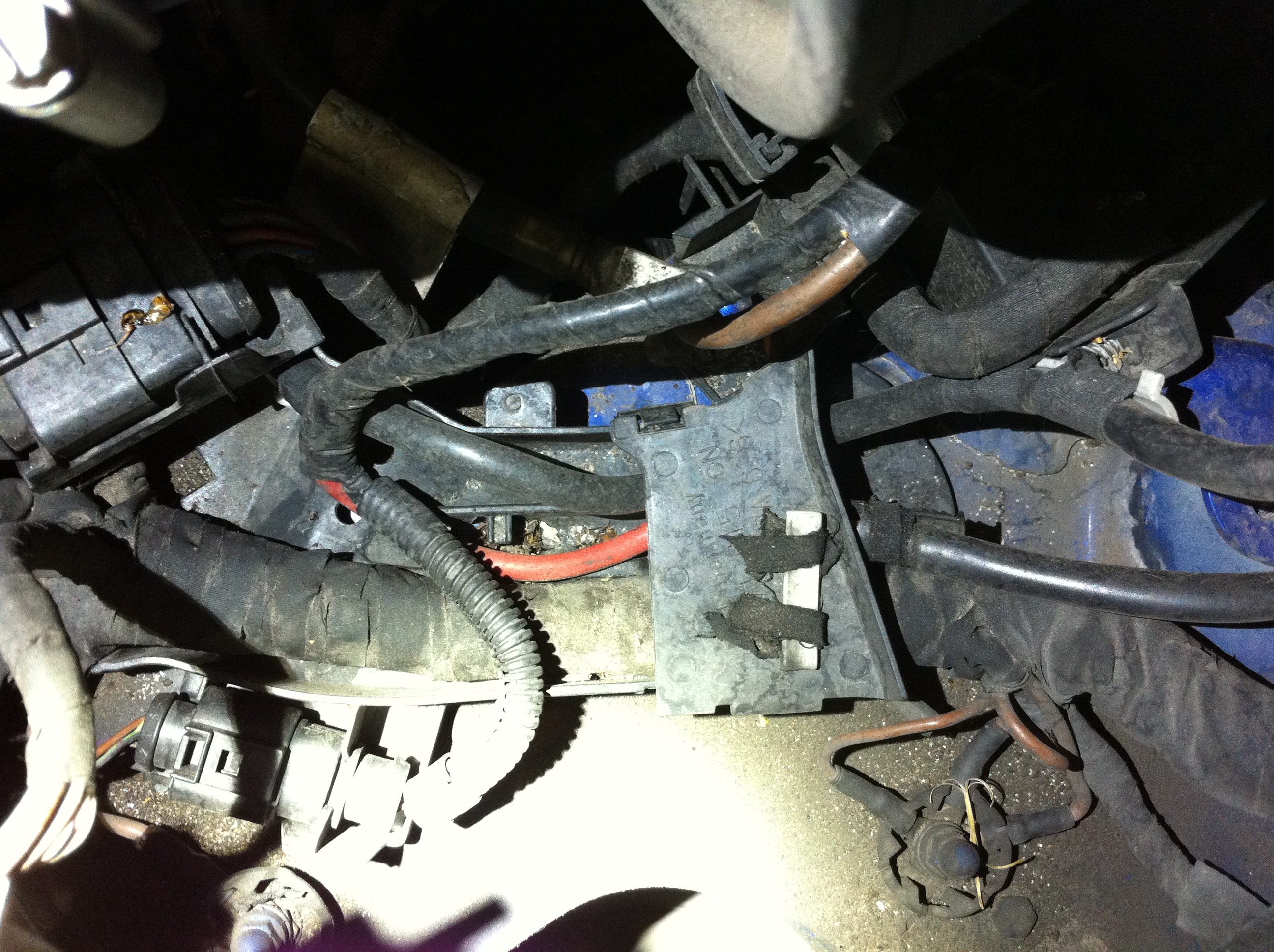 Index of /R32/2014_wiring/